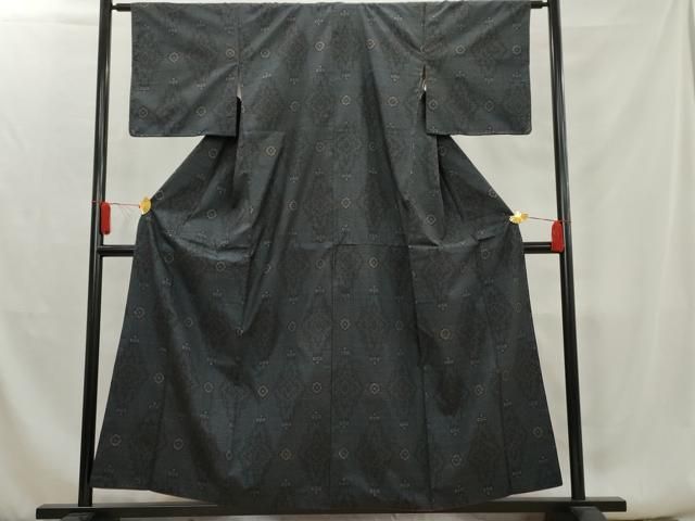 K0928 未使用品 逸品 希少 西郷絣 本場大島紬 7マルキ 正絹 小紋 K0928 未使用品 逸品 希少 西郷絣 本場大島紬 7マルキ 正絹 小紋