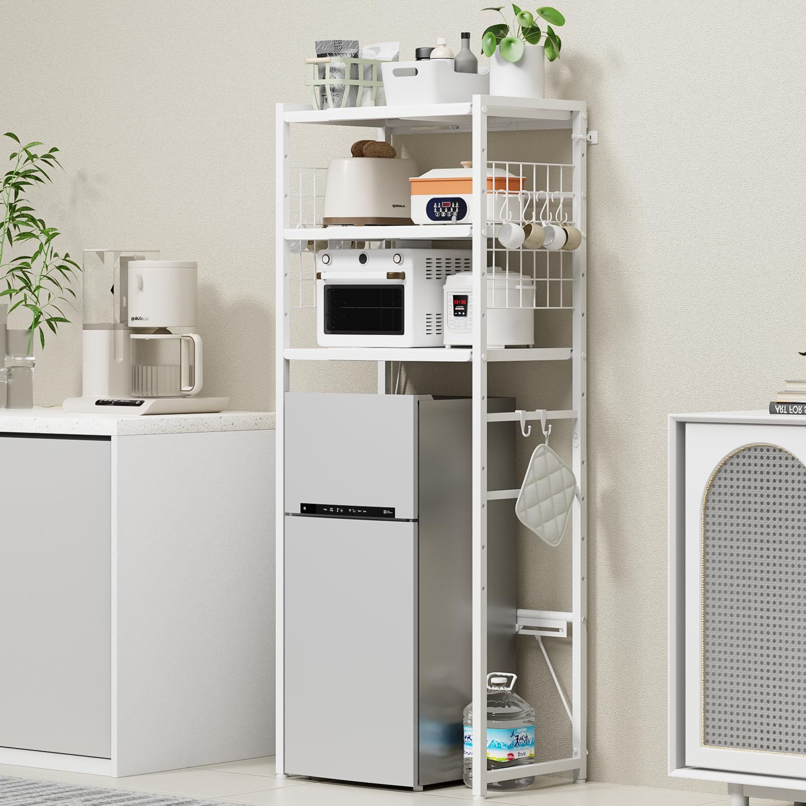 ゴミ箱上ラック冷蔵庫上ラック電子レンジラック洗濯機ラックレンジ台トースター置き台 伸縮キッチンラック3段 キッチンボード 収納棚 収納ラック レンジボード ランドリーラック スチール スリム おしゃれ 整理 北欧 フック12個付き 両方にワイヤーネット収納 NEXPOTALLINN_EU
