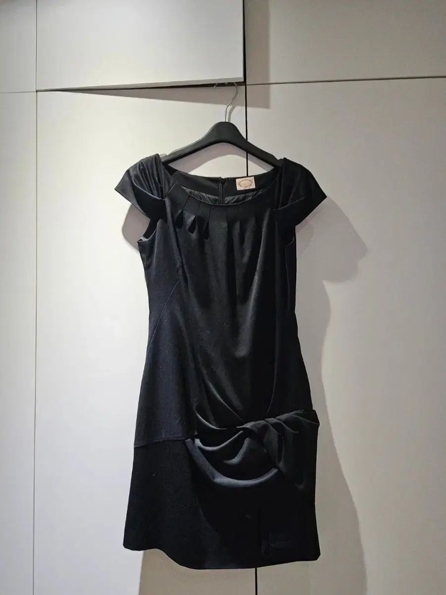 Reneevon 黒 ウール ワンピース 44 ー 55