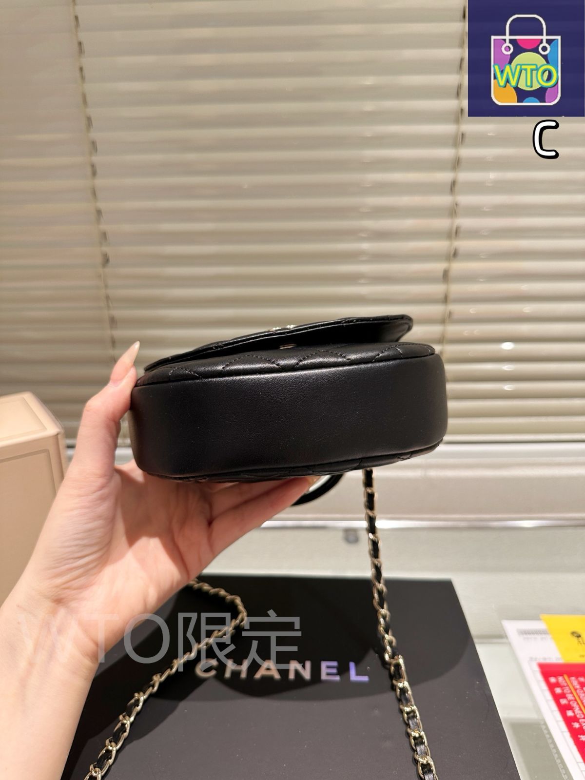 ≪25B★≫CHANEL チェーンハンドバッグ ハンドル 即完予感 CHANEL25 バッグ チェーン ハンドル 人気 ロゴ 黒