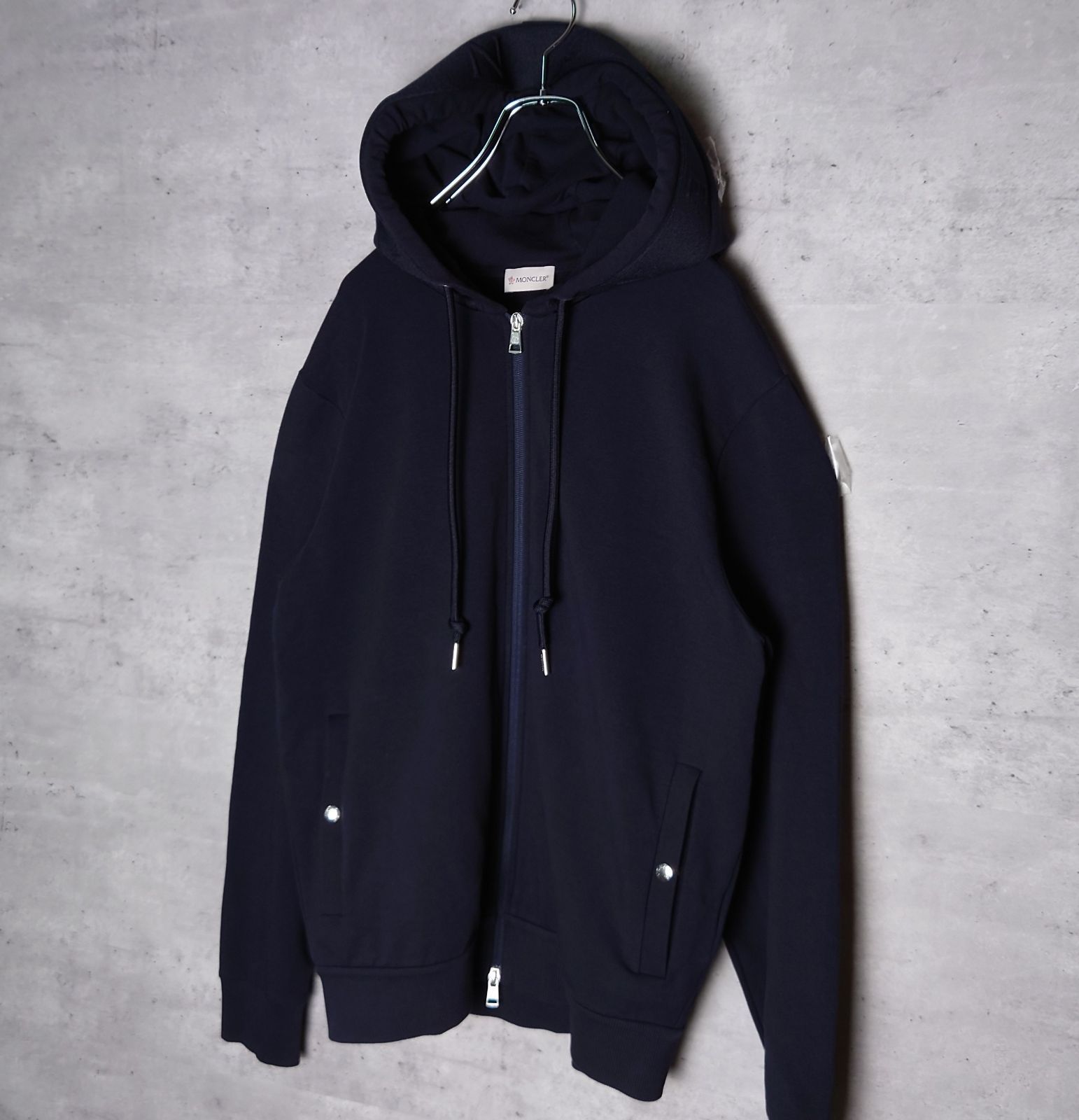 ✨ 美品 MONCLER モンクレール XL フードロゴ パーカージップアップ 