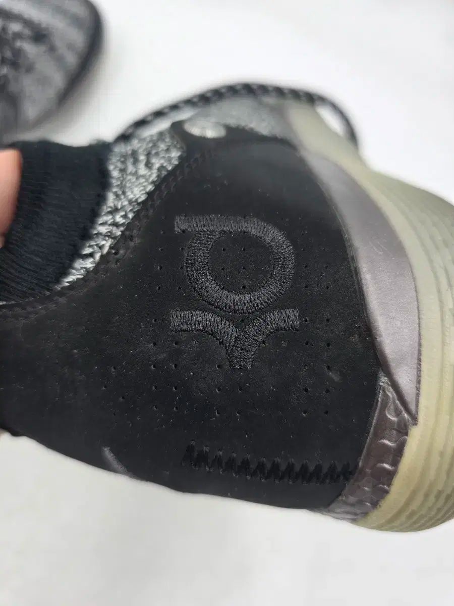 KD11 バスケットシューズ