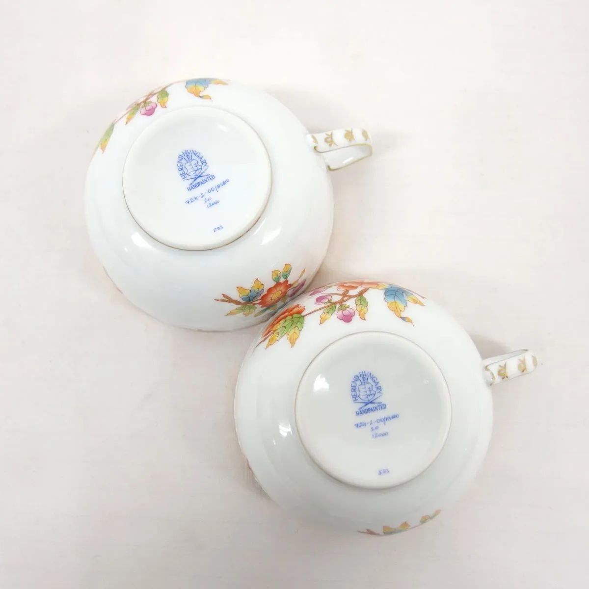 訳あり！ヘレンドヴィクトリア ティーカップ、ソーサー２枚 純正BOX付 ヘレンド ティーカップ&ソーサー ヴィクトリアブーケ