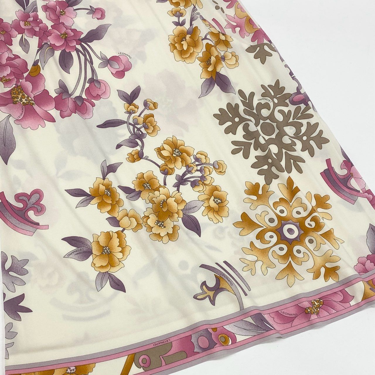 【美品】LEONARD レオナール 花柄 半袖ワンピース カンカン素材 38 レオナール カンカン素材 ワンピース 花柄 トリム 38