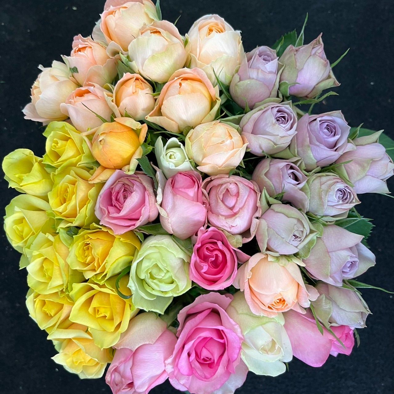 バラ 切り花 30 Sm混合サイズ 40本 おまかせミックス 生花 産地直送 薔薇 鮮度抜群 から厳選した 生花 バラ 切り花 30 Sm混合サイズ 40本 おまかせミックス 生花 産地直送 薔薇 鮮度抜群 から厳選した 生花