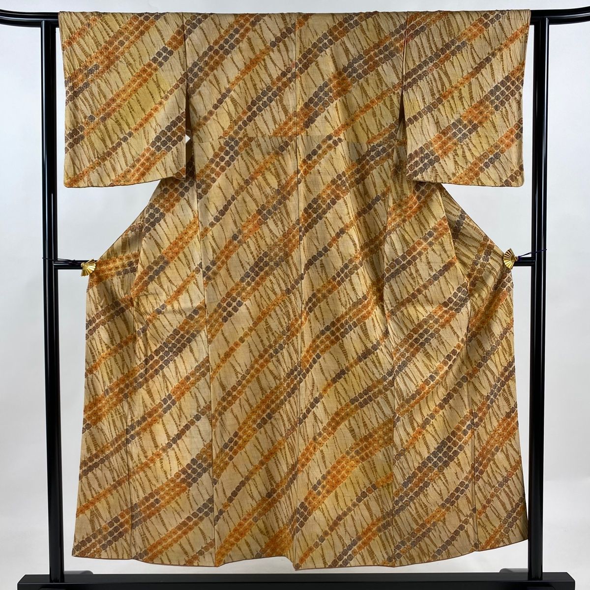 小紋 身丈152.5cm 裄丈62.5cm S 袷 紬地 幾何学 手蜘蛛絞り ベージュ 正絹 秀品