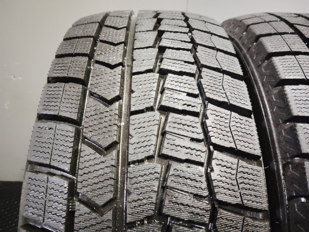 走行短め DUNLOP WINTER MAXX WM02 215/60R16 16インチ スタッドレス 2本 22年製 マークX エスティマ ヴェゼル等　(KTM026)