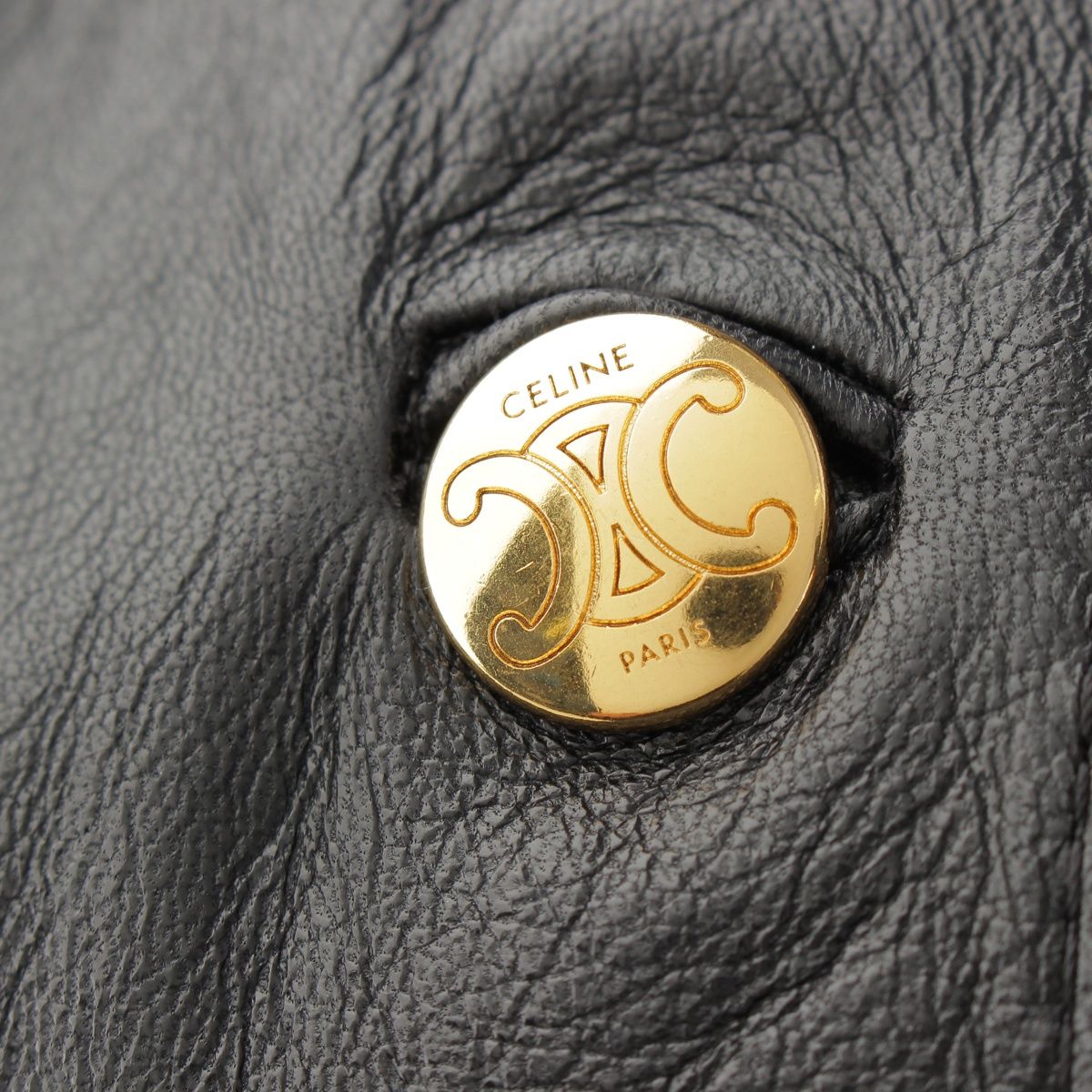 トリオンフボタン