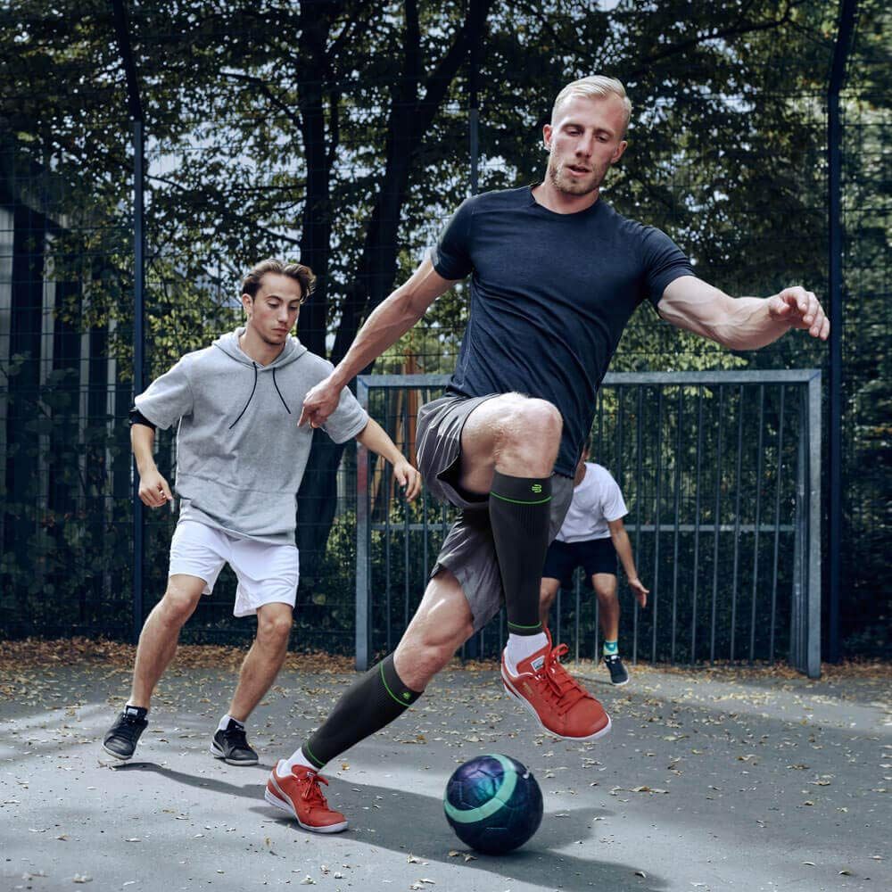 今がお得！ BAUERFEIND バウアーファインド SPORTS COMPRESSION LOWER LEG SLEEVES コンプレッション効果でふくらはぎをサポート 通気性 のスポーツ用ふくらはぎサポーター 2枚組 S～XL 短～長 全7 ドイツ製