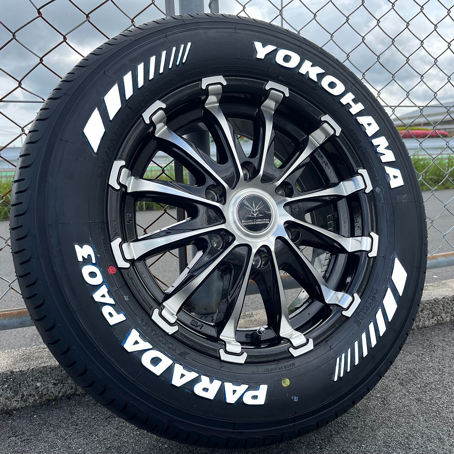 ハイエース200系 タイヤホイールセット YOKOHAMA ヨコハマ PARADA
