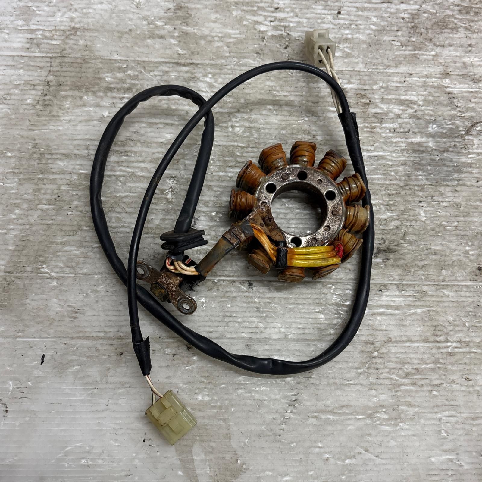 YAMAHA FZR250 2KR ステーターコイル ヤマハ