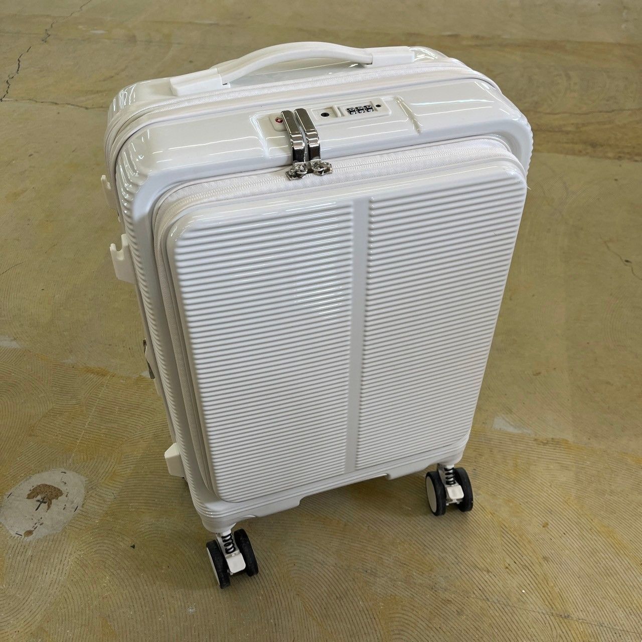 DIKA] スーツケース 拡張機能付き 機内持込 2泊3日 Sサイズ 40L