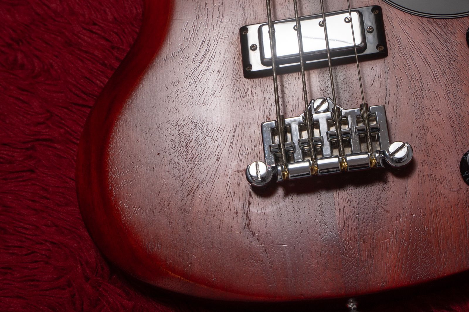 Gibson |