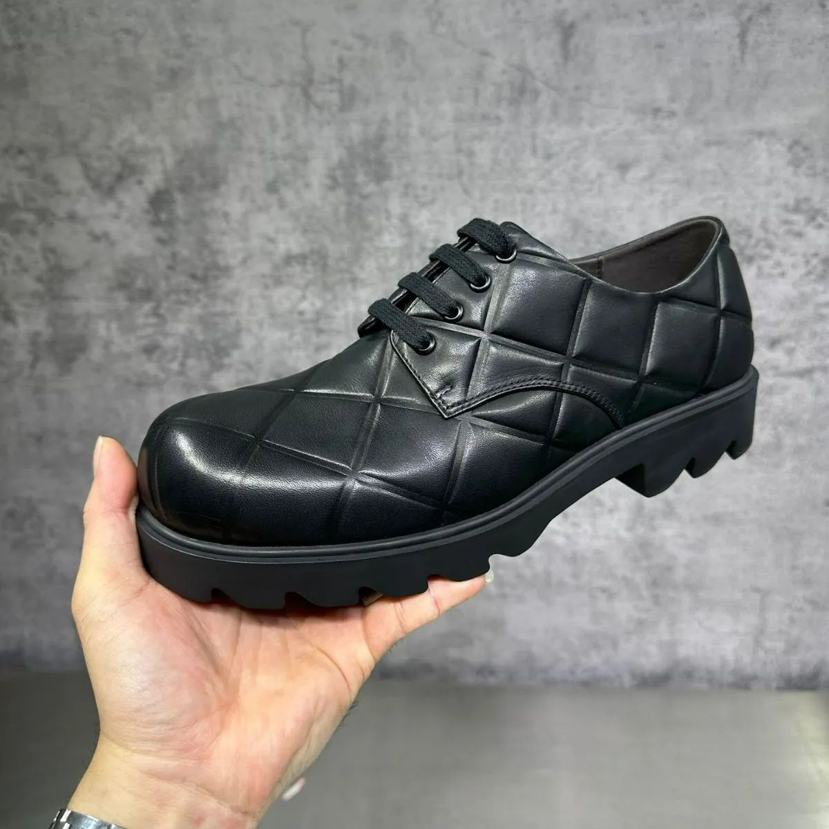 新品 ボッテガヴェネタ 靴 メンズ ビジネスシューズ プレーントゥ BOTTEGA VENETA