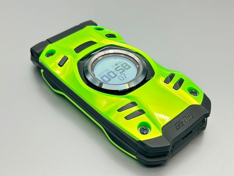 Gz One TYPE-X グリーンガラケー携帯電話シムフリーau G'z one TYPE