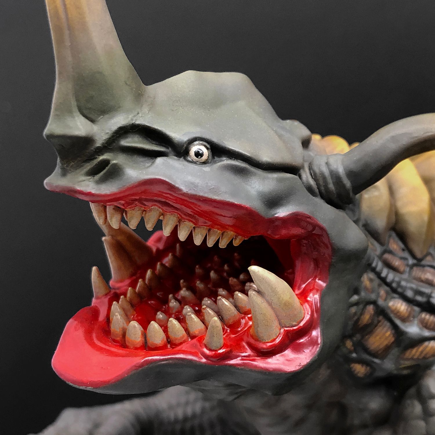 キット完成品 ネロンガ シン・ウルトラマン メガソフビキット 海洋堂