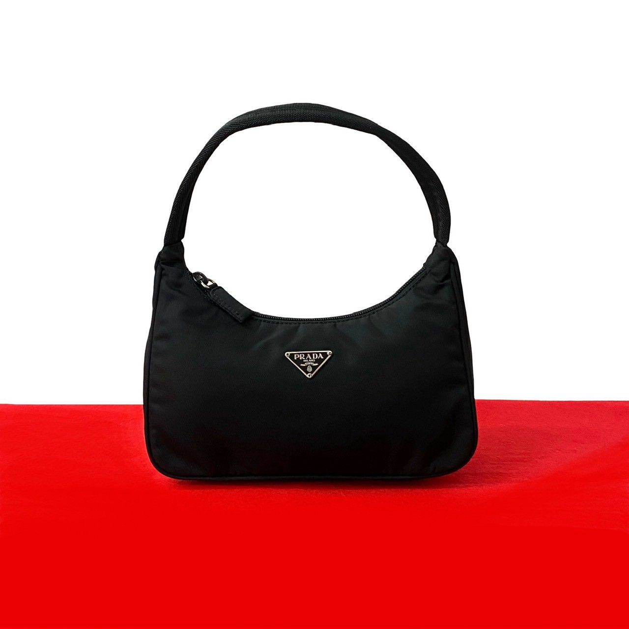 ほぼ未使用 PRADA プラダ 三角ロゴ プレート 金具 ナイロン ミニ 