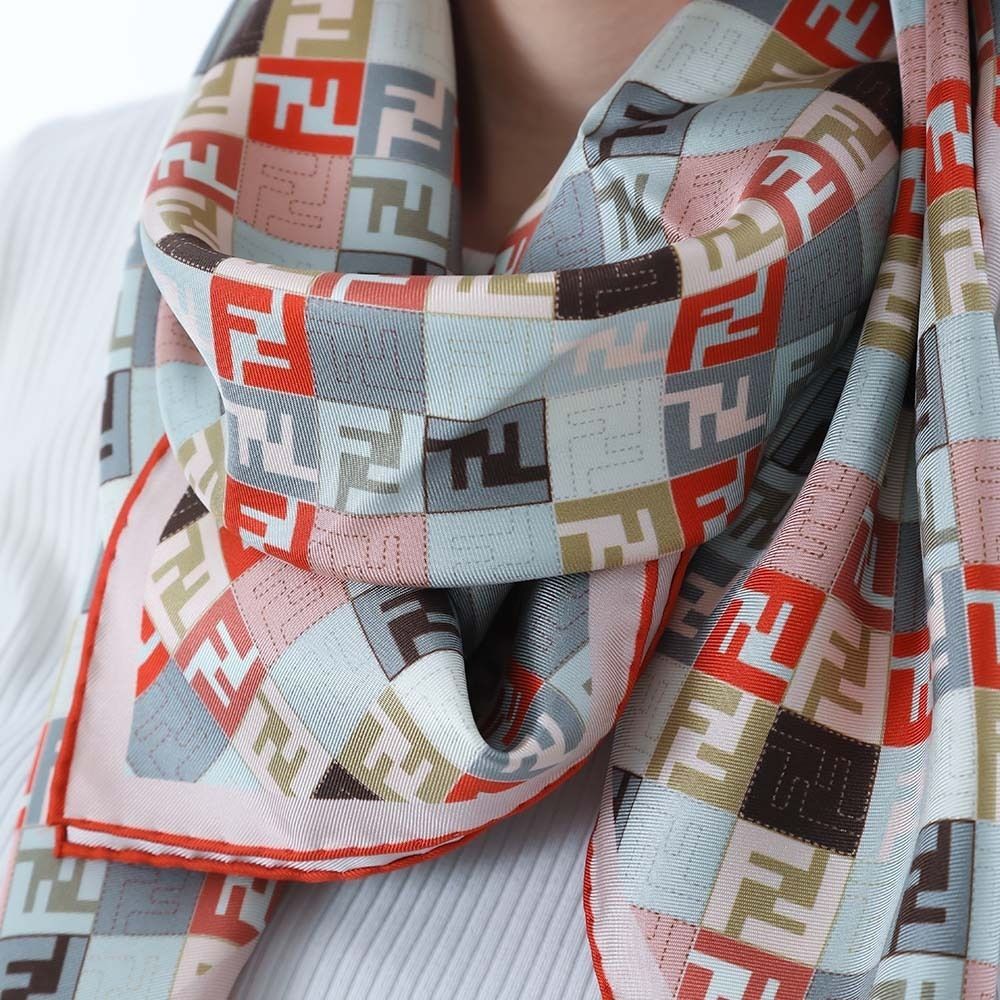 新品 FENDI フェンディ FXT091 AUMD F1N50 オレンジシルク FFスカーフ