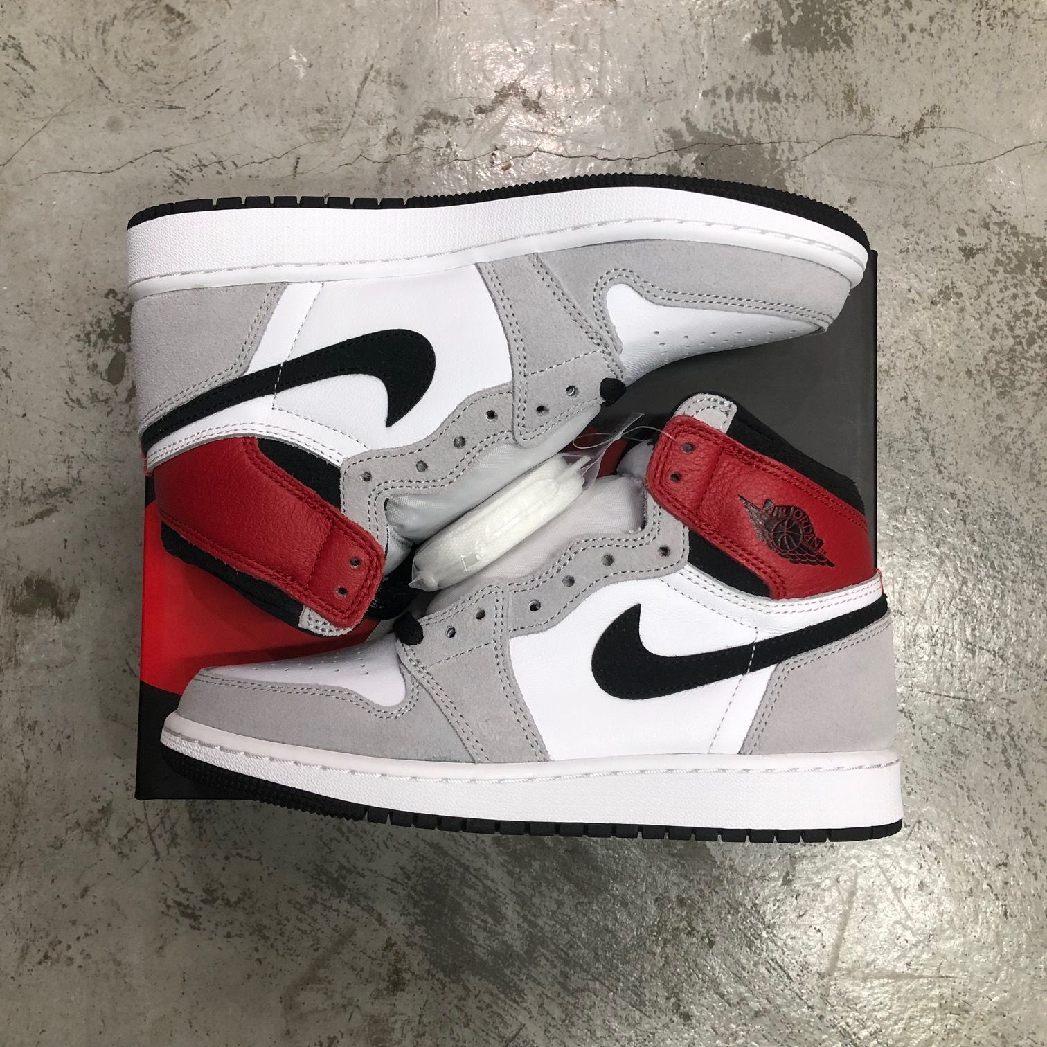 国内正規 新品 Nike GS Air Jordan 1 High OG Light Smoke Grey 575441  