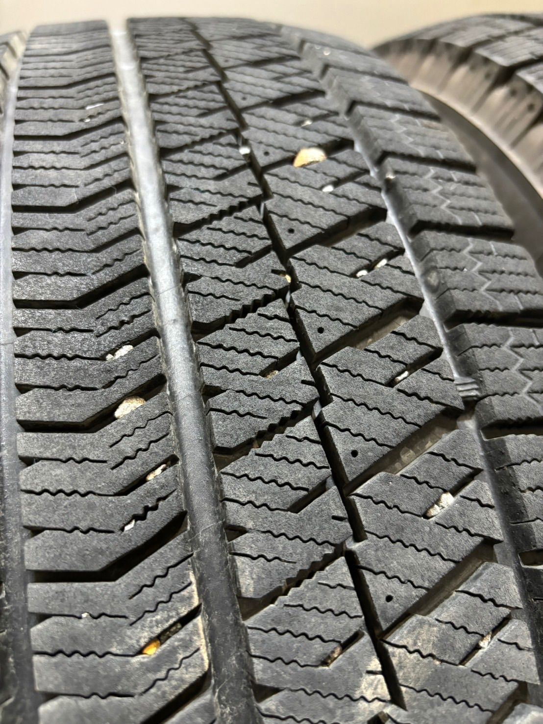 美品】ブリヂストンVRX2 スタッドレス205/65R16