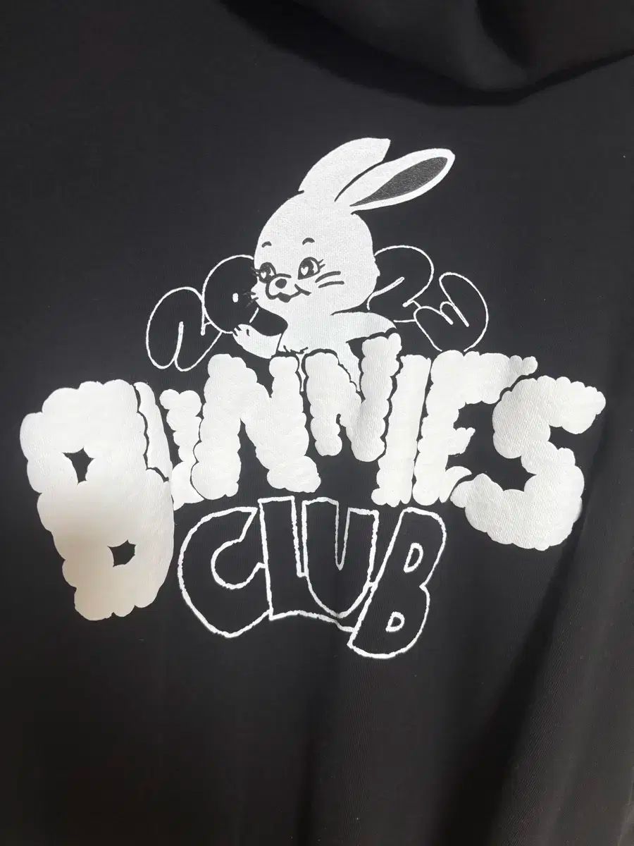 BUNNIES CLUB フード付きジップアップ 黒 NewJeans Bunnies Club