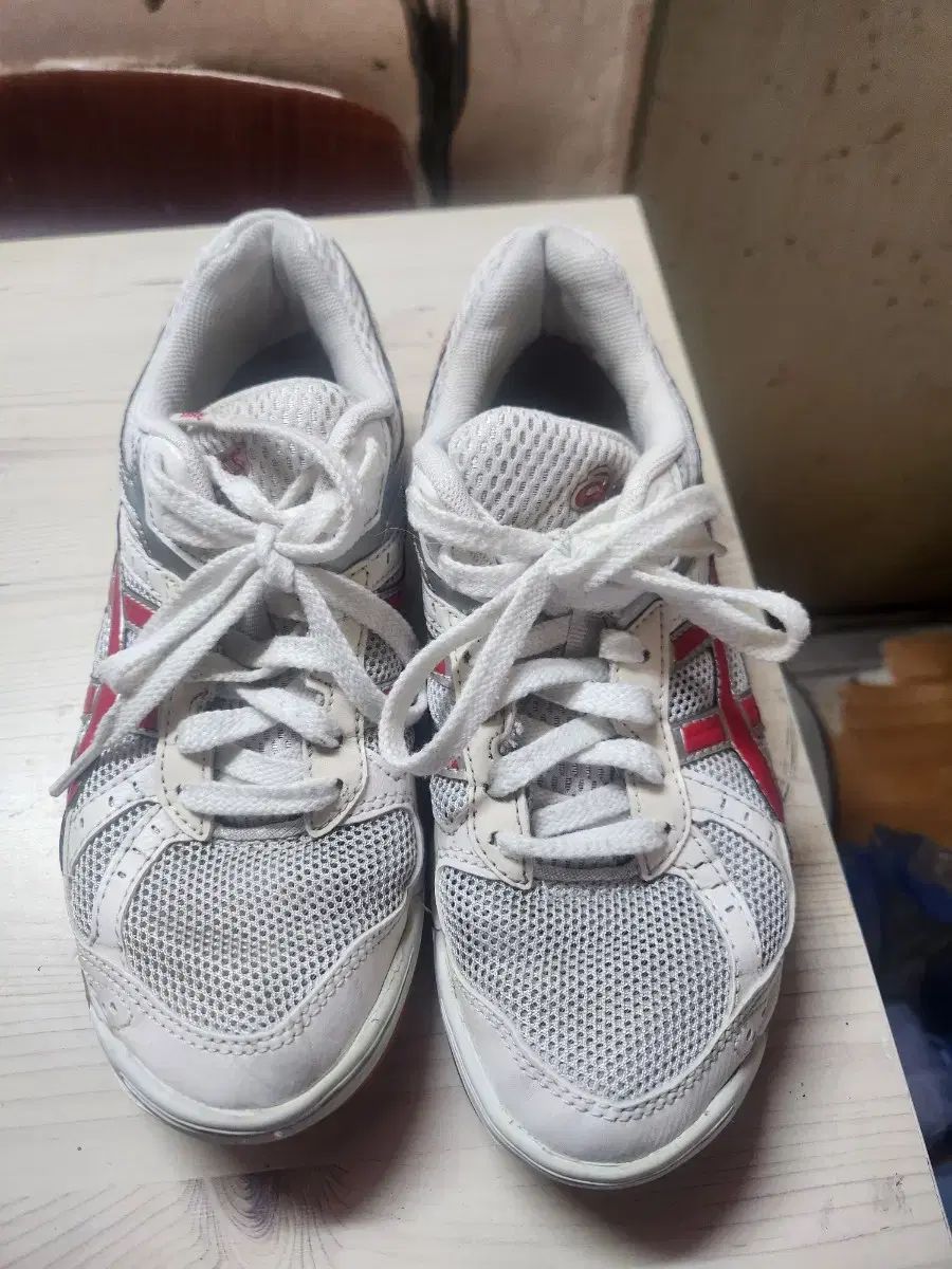 asics アシックス