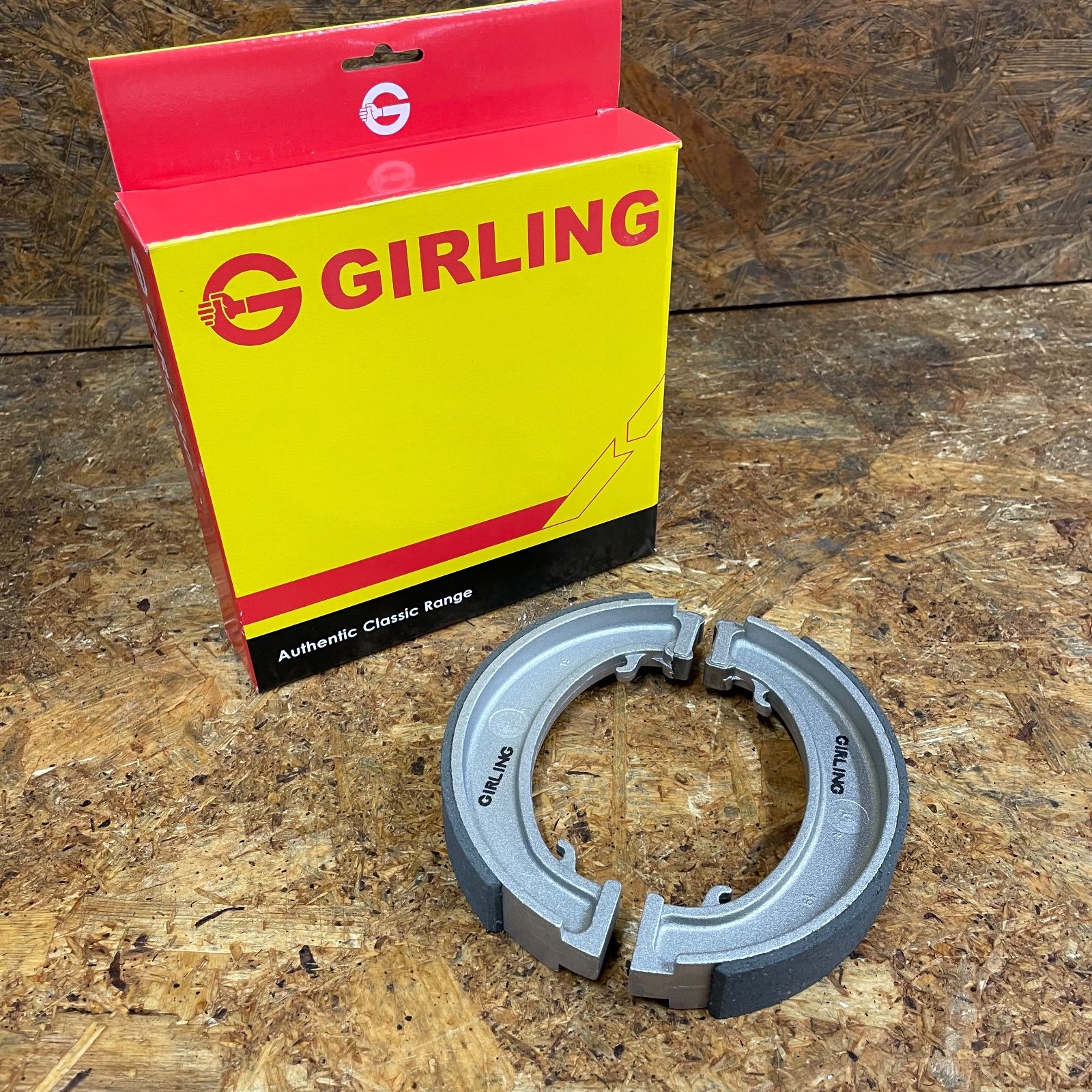 ガーリング Girling トライアンフ Triumph ブレーキシュー A75 3TA 5TA T90 T100 T120 T150 37-1406 37-1407 41-6073 41-6076 WW38265G