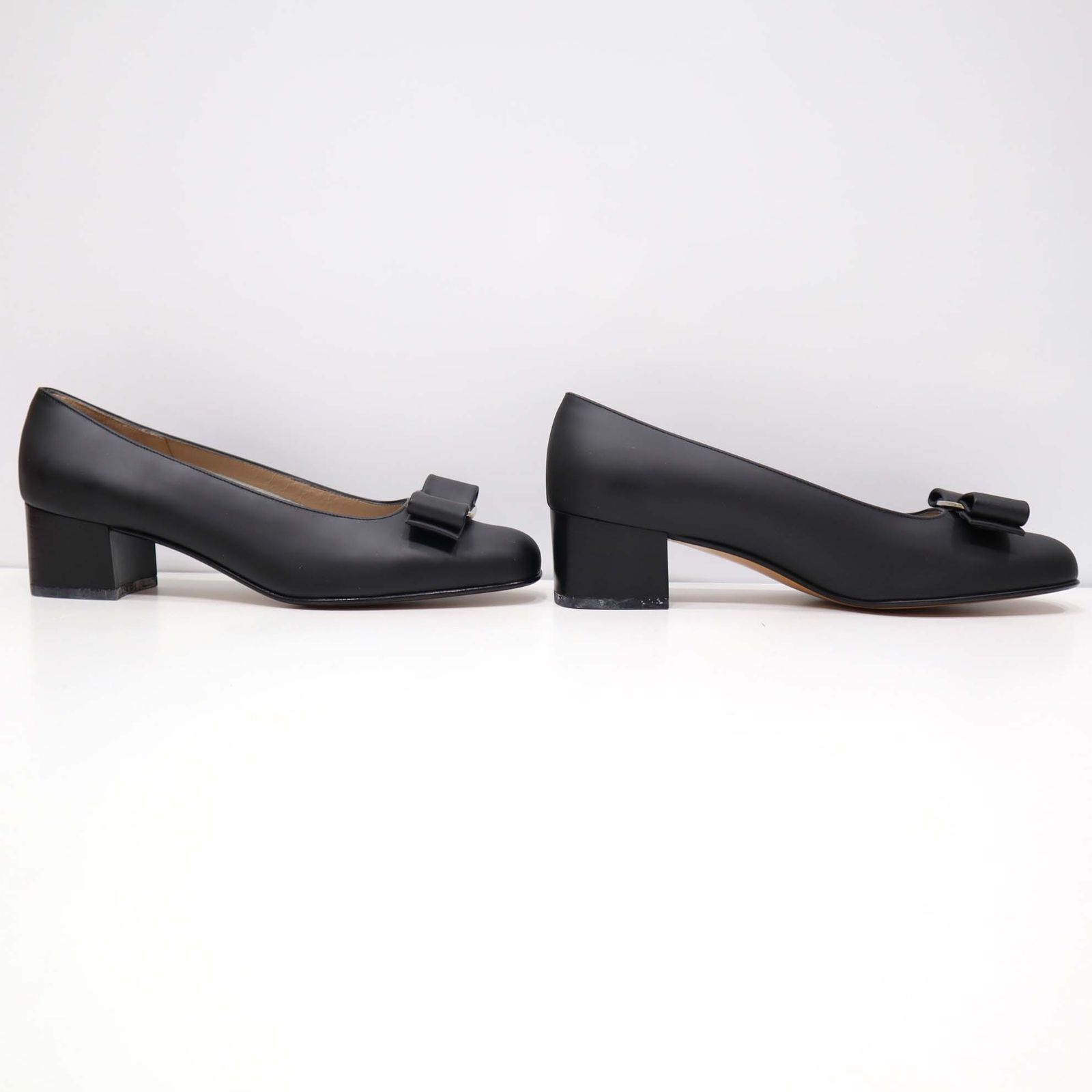 【Salvatore Ferragamo】良品 フェラガモ パンプス ヴァラ　5 フェラガモ フラットパンプス ヴァラ リボンチャコール 5 1/2C約
