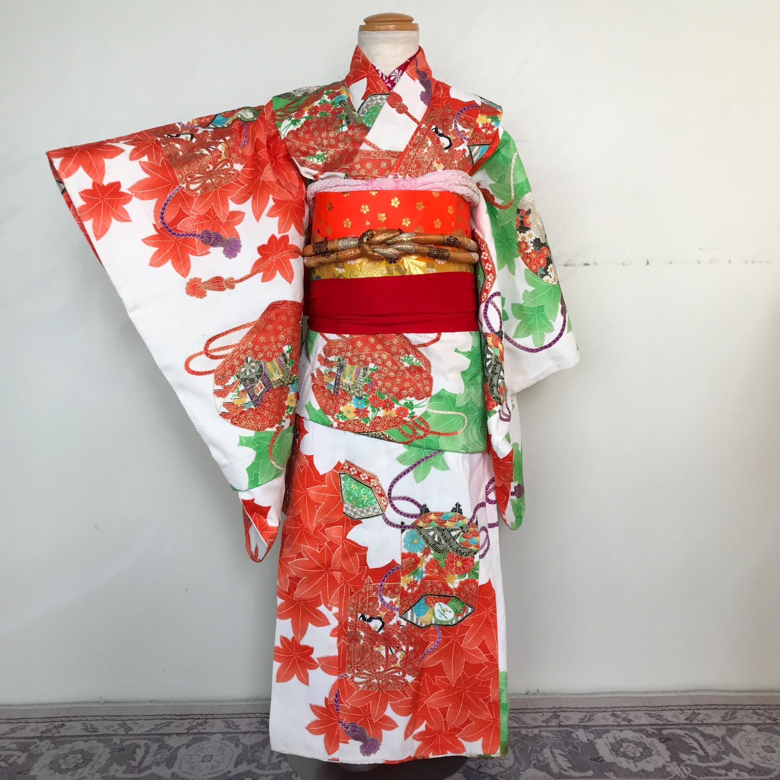 七五三 ３歳-5歳程度女の子着物 白系 長襦袢 帯セット 帯揚げ帯締めしごき付き ビンテージ きもの猫田 T331