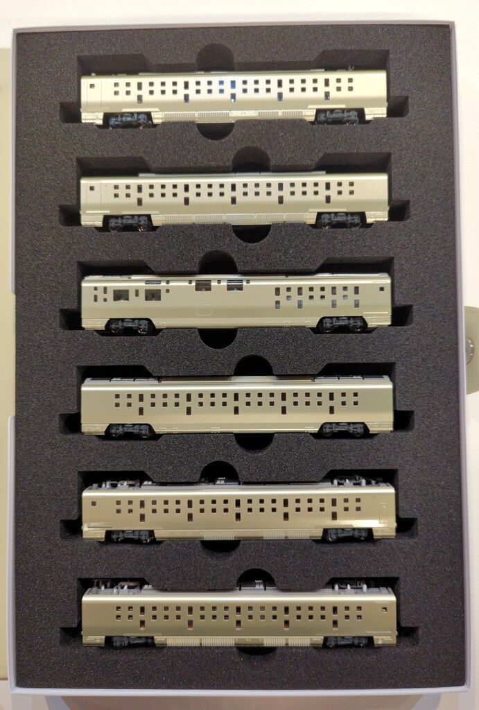 KATO E001形 TRAIN SUITE SHIKI-SHIMA セット KATO Nゲージ E001形＜TRAIN SUITE 四季島＞4両基本セット【10-1889
