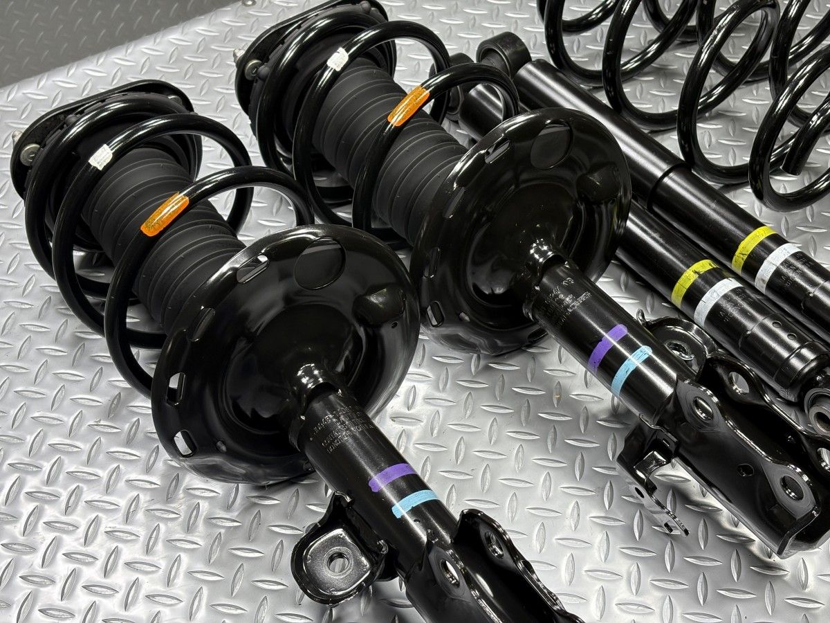 送料無料【美品】30系 トヨタ アルファード/ヴェルファイア 後期 2WD 