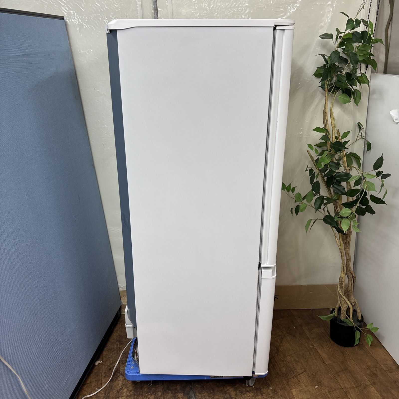 I732 🌈 名古屋市近郊配送設置無料！ MITSUBISHI 冷蔵庫 （168L