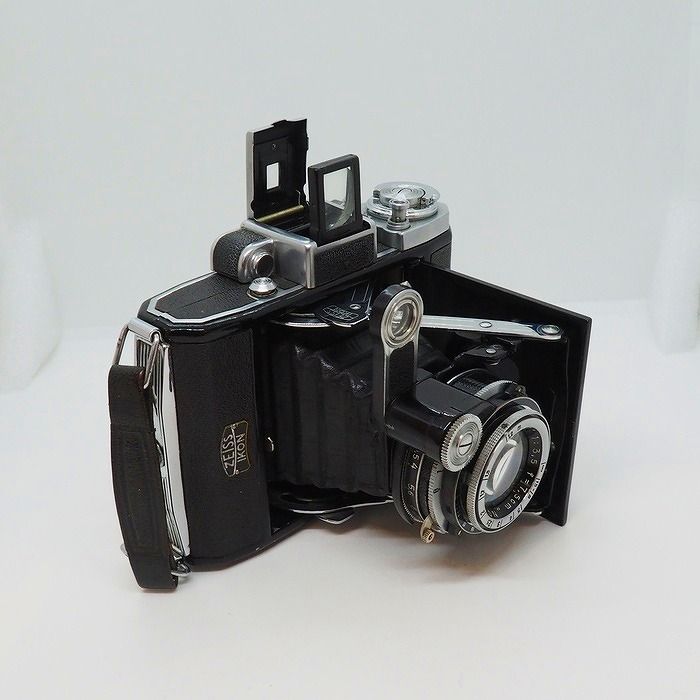 Carl Zeiss
