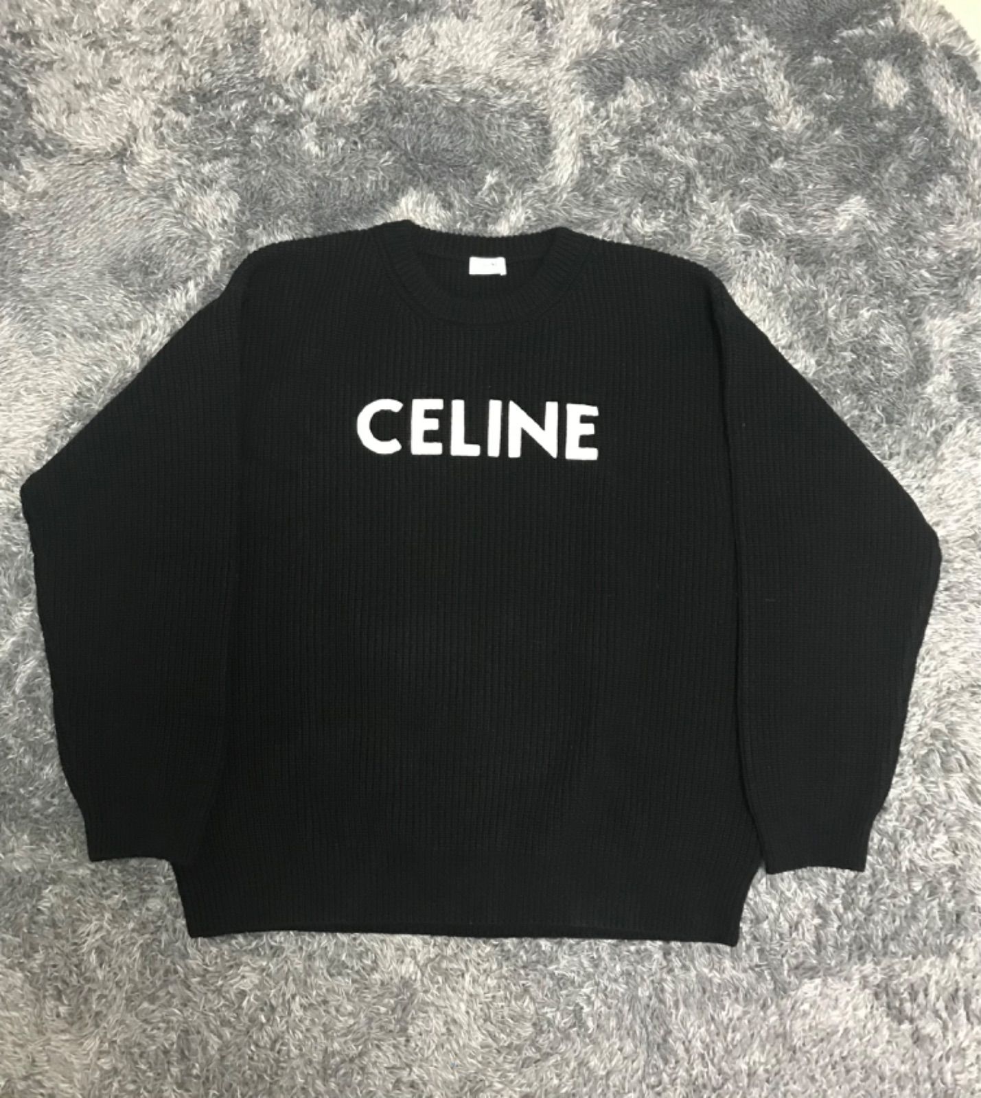 人気のある商品 CELINEセリーヌオーバーサイズニット M - トップス