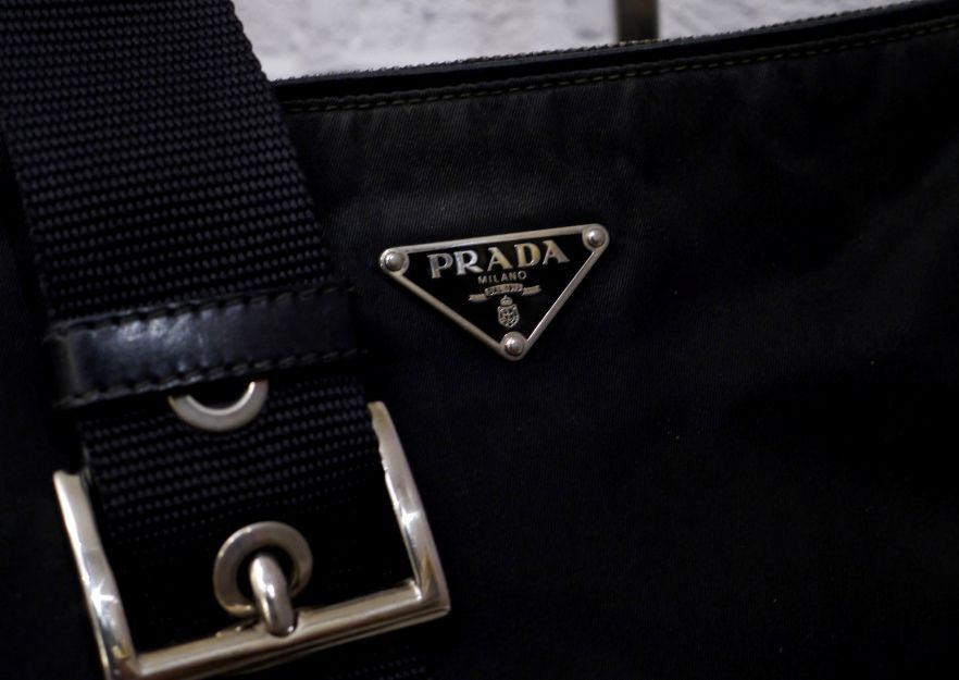 プラダ メッセンジャーバッグ テスートナイロン レザー ブラック　クロスボディ PRADA プラダ ショルダーバッグ メッセンジャーバッグ テスート