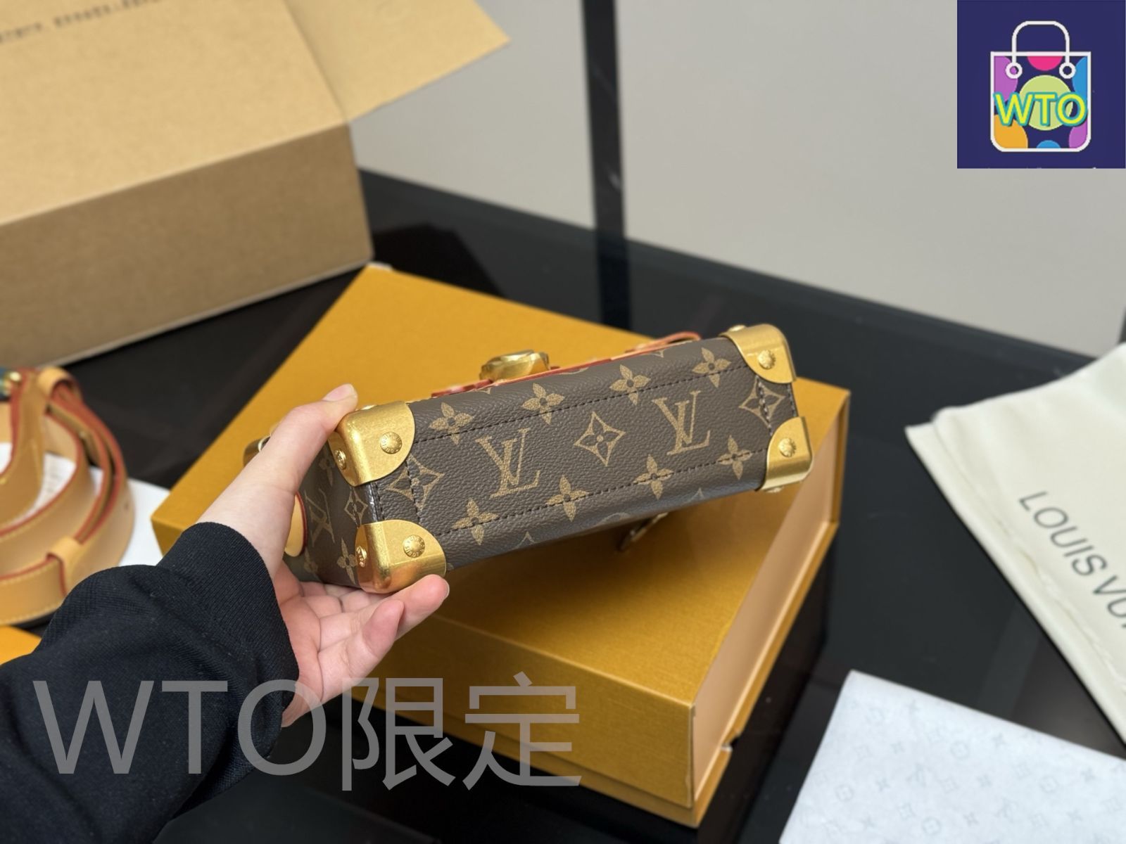 2023AW★即納！【LV ルイヴィトン】ミニソフトトランク バッグ ミニ・ソフトトランク モノグラム・エクリプス｜ルイ・ヴィトン