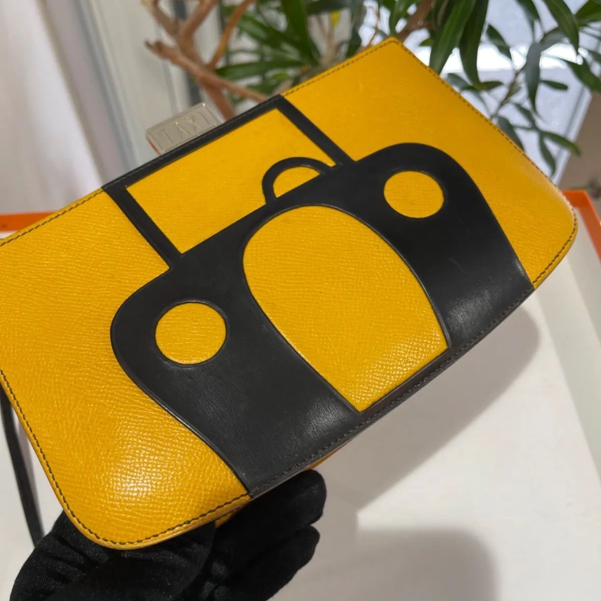 超希少✨️HERMES エルメス キーケース ブラック 黒 黄色 シルバー金具 楽天市場】【10%OFF】 エルメス キーケース ベアン 4連キーケース