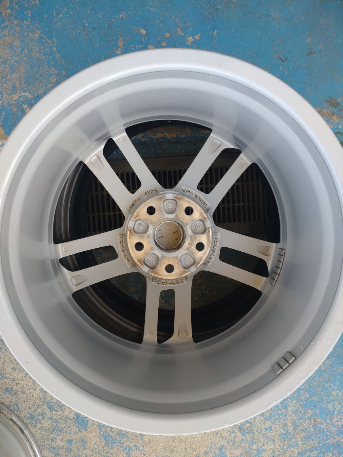 18インチ 18×8.5J