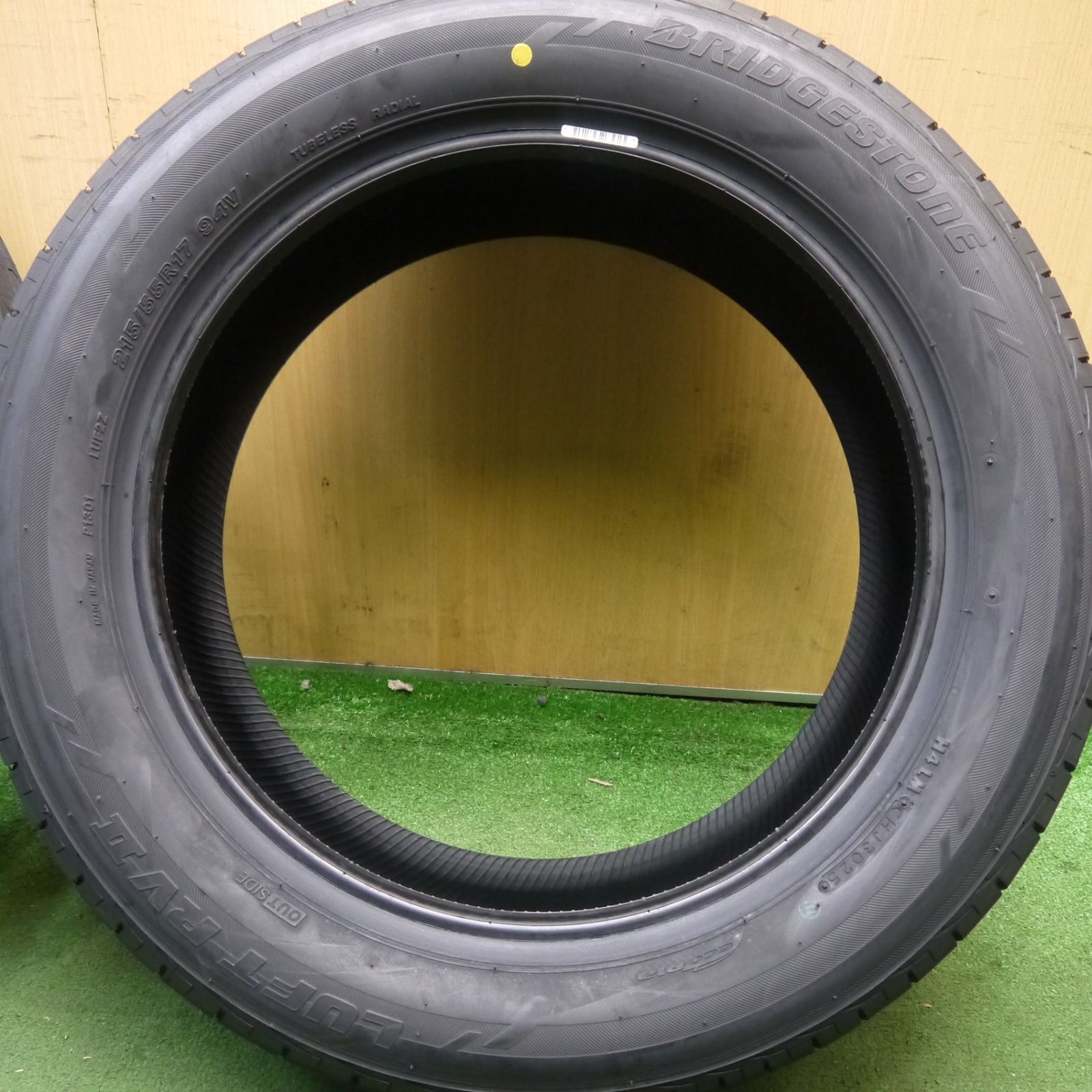 25年 215 55R17 ブリヂストン LUFT RV2 タイヤ 17インチ オデッセイ ヴェゼル エスティマ 等 5092903Hノタ TRITUETUBI_COM