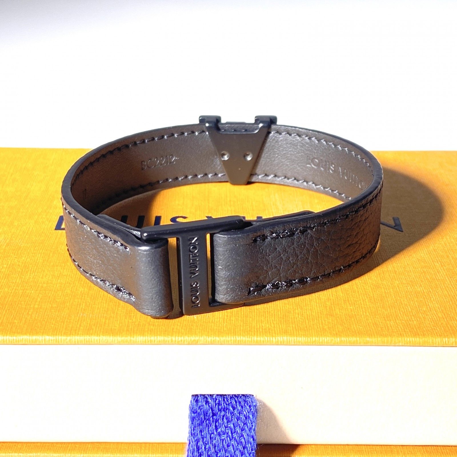 中古】美品 ルイ ヴィトン LOUIS VUITTON メンズ LVロゴ 中古】美品 ルイ ヴィトン LOUIS VUITTON メンズ LVロゴ