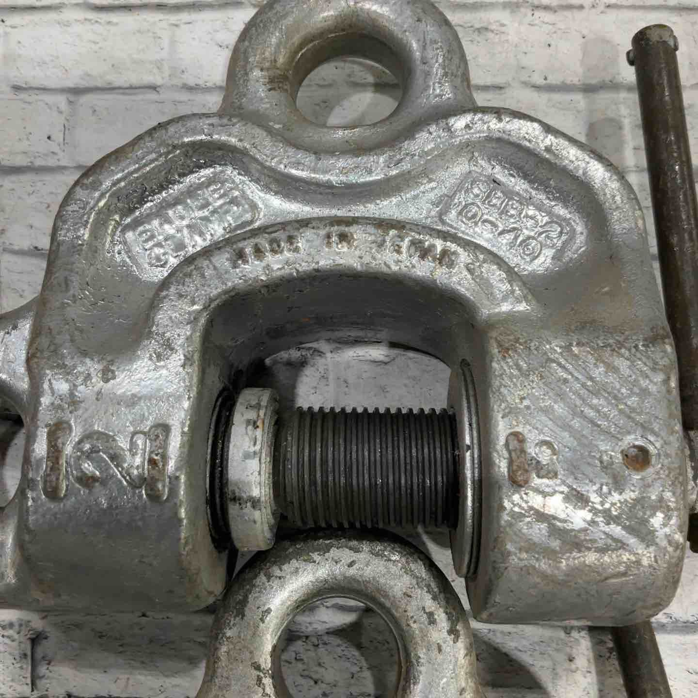 イーグル 全方向ねじ式クランプ