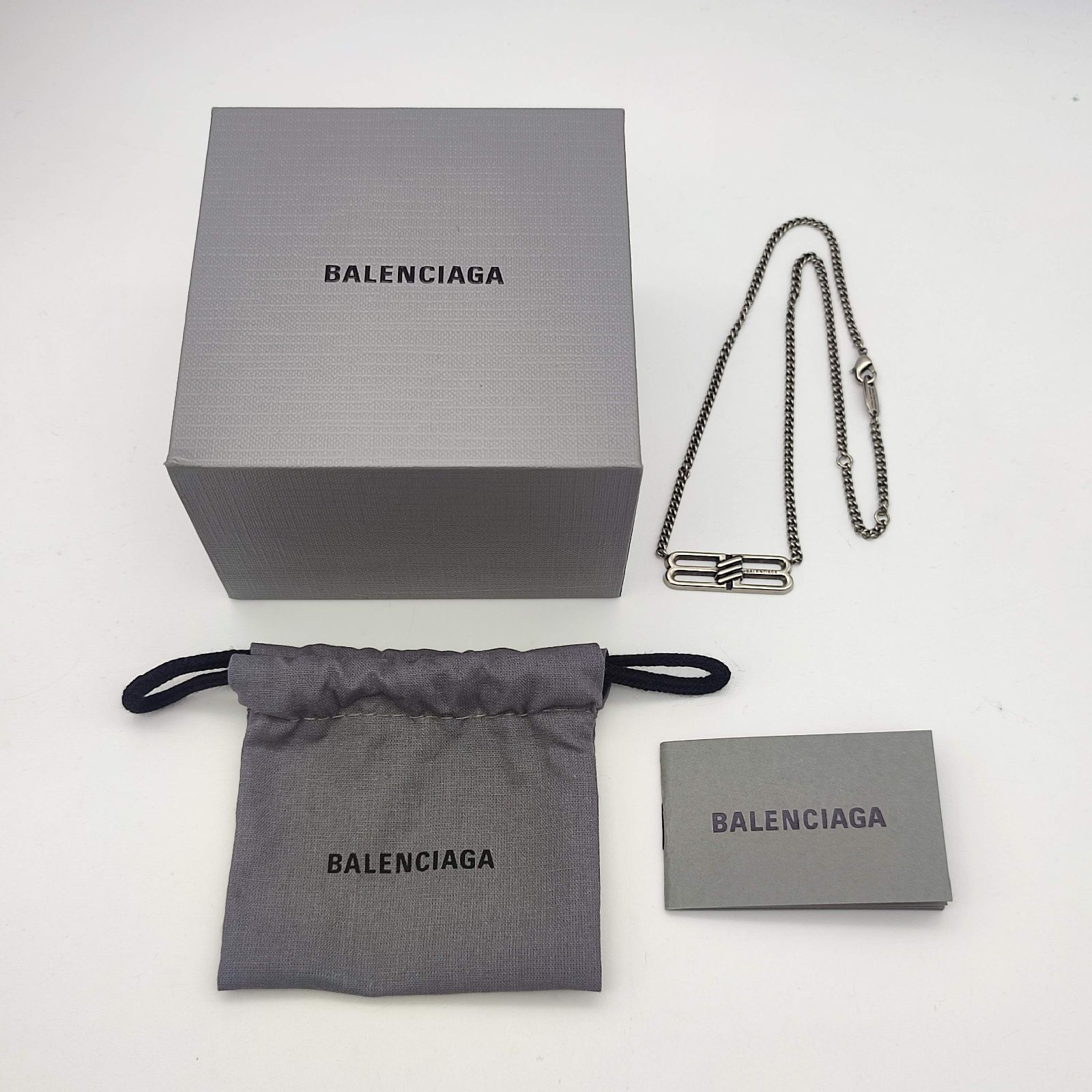 超美品】BALENCIAGA バレンシアガ BBアイコンネックレス ロゴ 超美品】BALENCIAGA バレンシアガ BBアイコンネックレス ロゴ