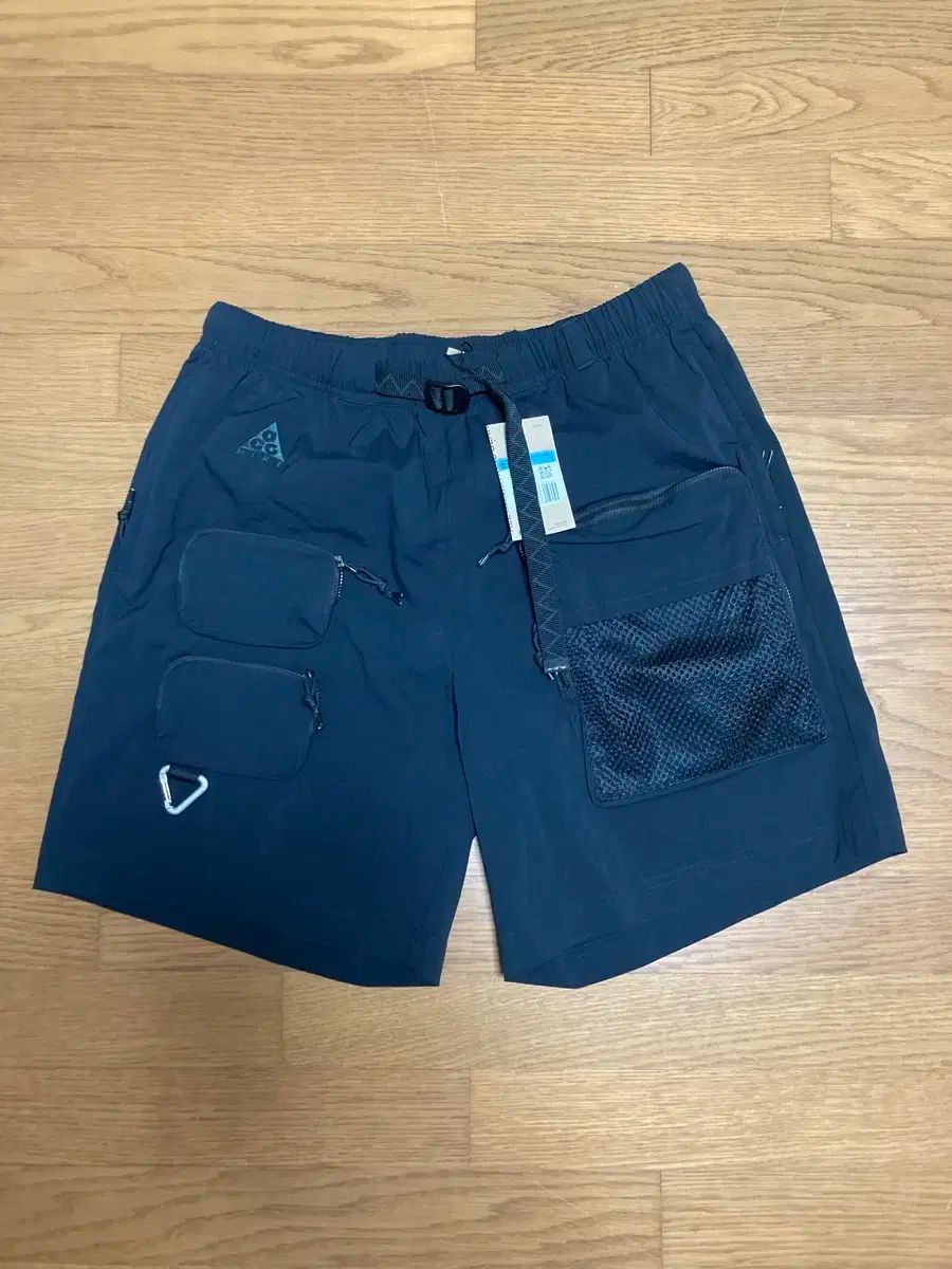 Nike ナイキ ACG カーゴ ショートパンツ 黒 ダーク ヴィトルス