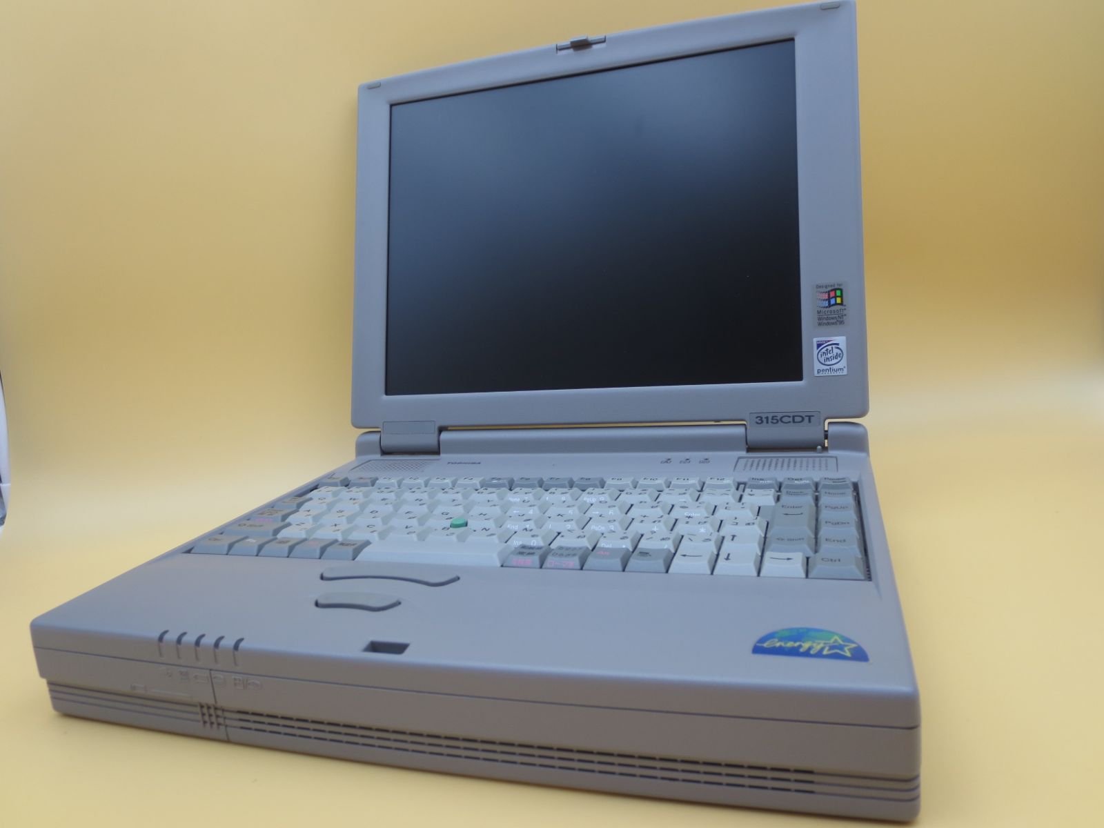 ジャンク／Toshiba SATELLITE B35/R PB35RNAD491AD81／ Celeron