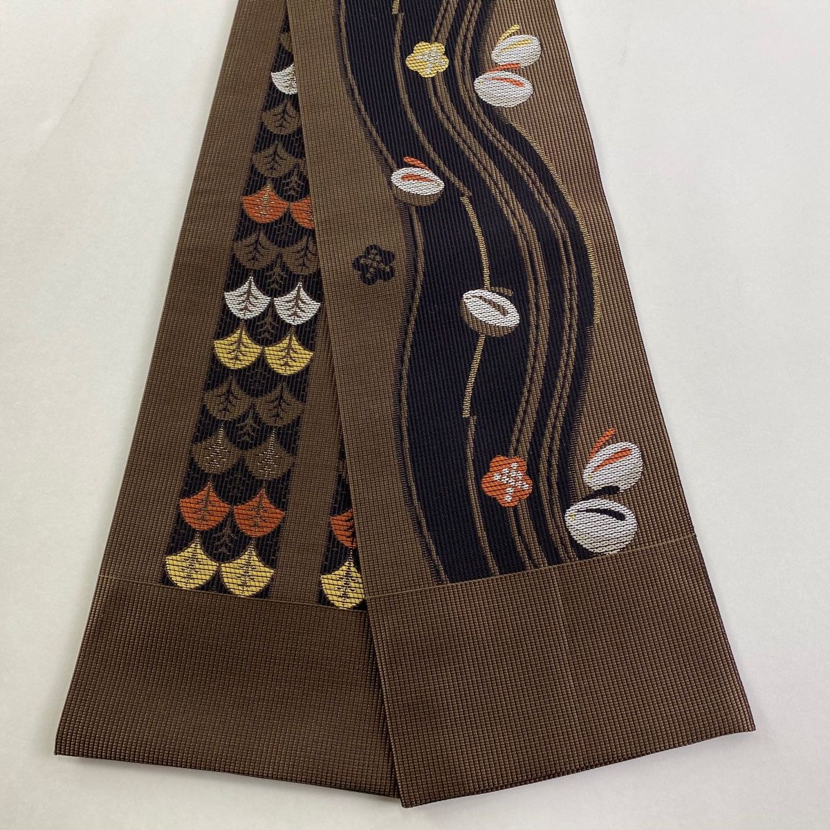 半幅帯 名品 博多織 証紙有 うさぎ 梅 箔 焦茶色 正絹