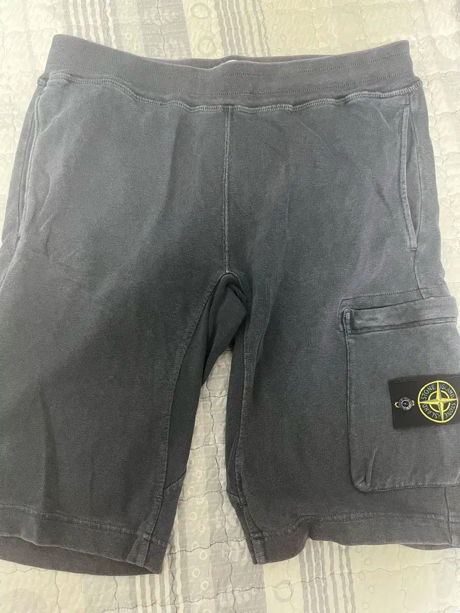 STONE ISLAND(ストーンアイランド) トレーナー ハーフパンツ