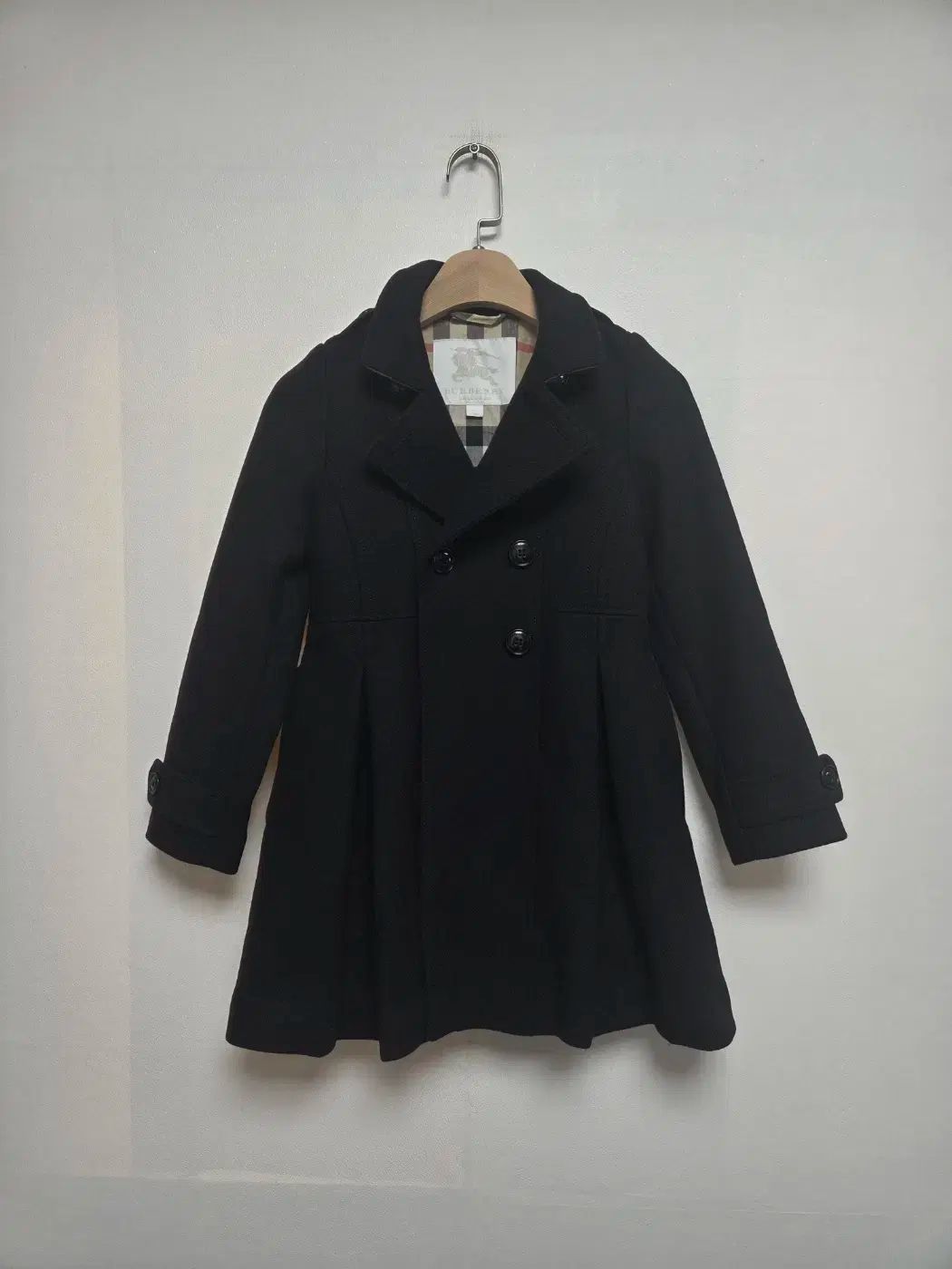 バーバリーキッズ 女の子 フ コート ブラック 8Y