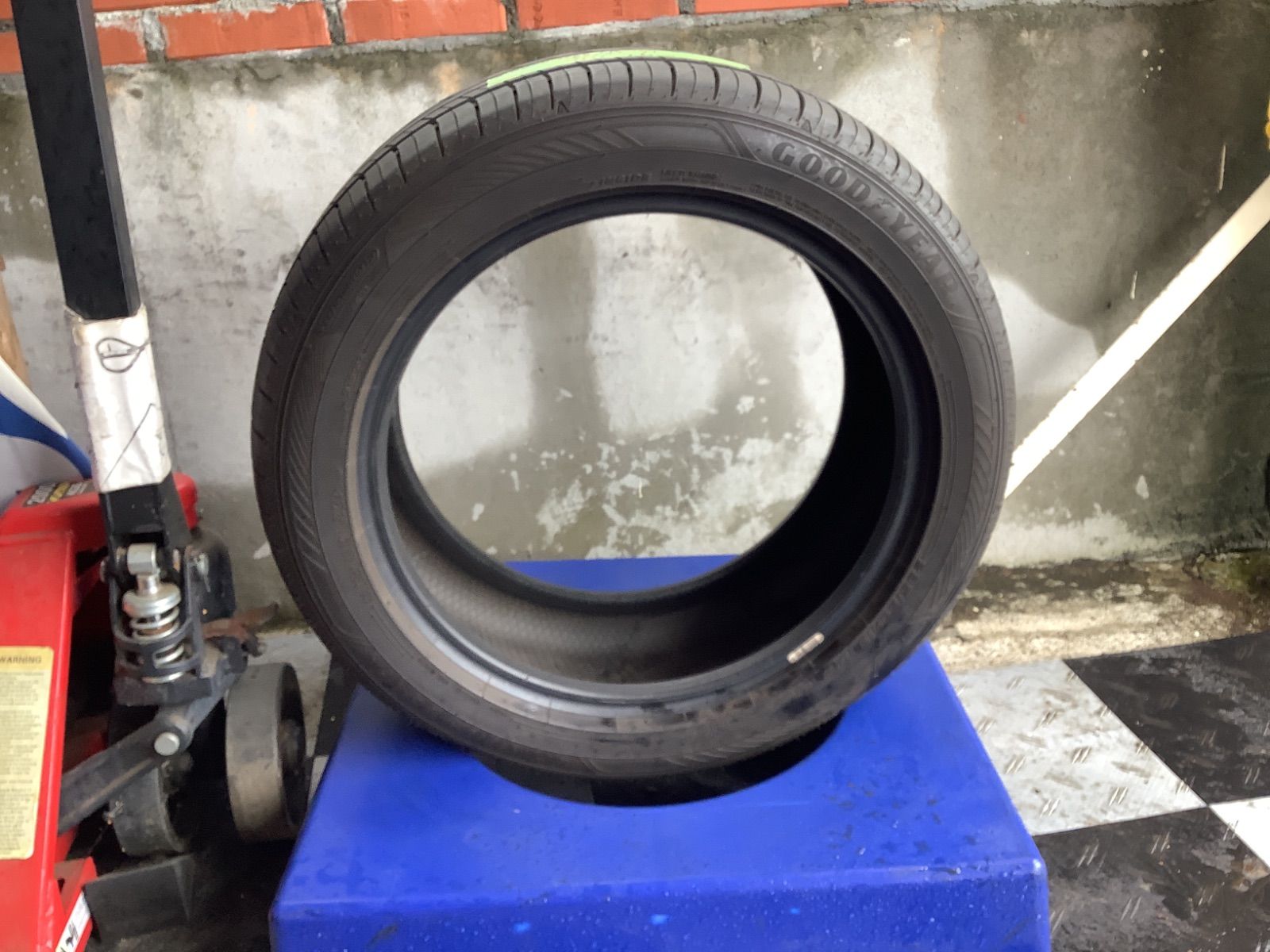 み 235|50 R18 2025年製 GOODYEAR Efficient Grip RVF02 グッドイヤー エフィシエントグリップ RVF02 XL タイヤ1本