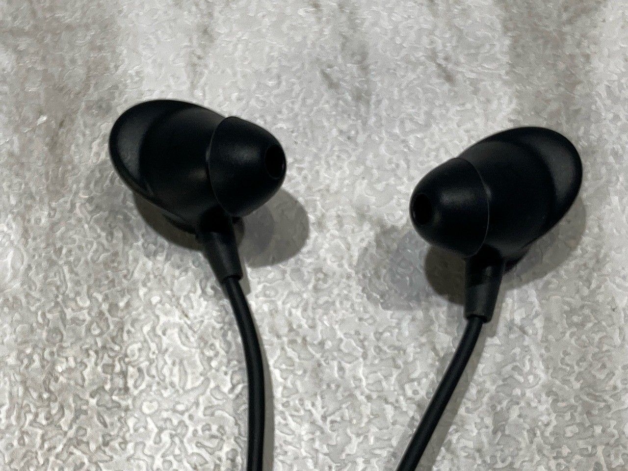 ★状態良好美品★ Logicool ロジクール 有線 3.5mm イヤホン ノイズキャンセリング マイク付き Zone Wired Earbuds ZONEWEBUC ☆★