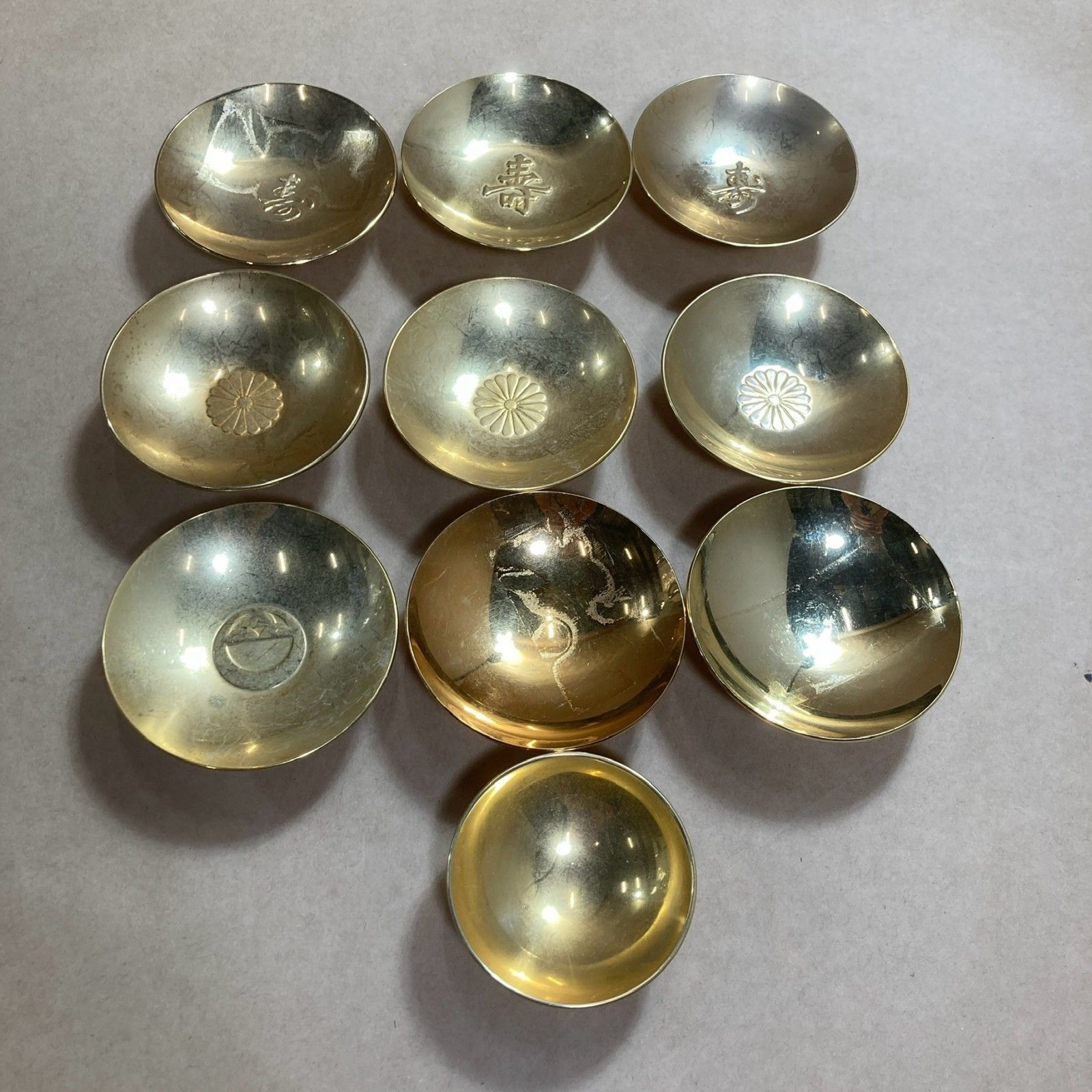 24KGP 金杯 金盃 金メッキ 干支 鳳凰 菊花紋等 60点 約5.3kg大量 24KGP 金杯 金盃 金メッキ 干支 鳳凰 菊花紋等 60点 約5.3kg大量